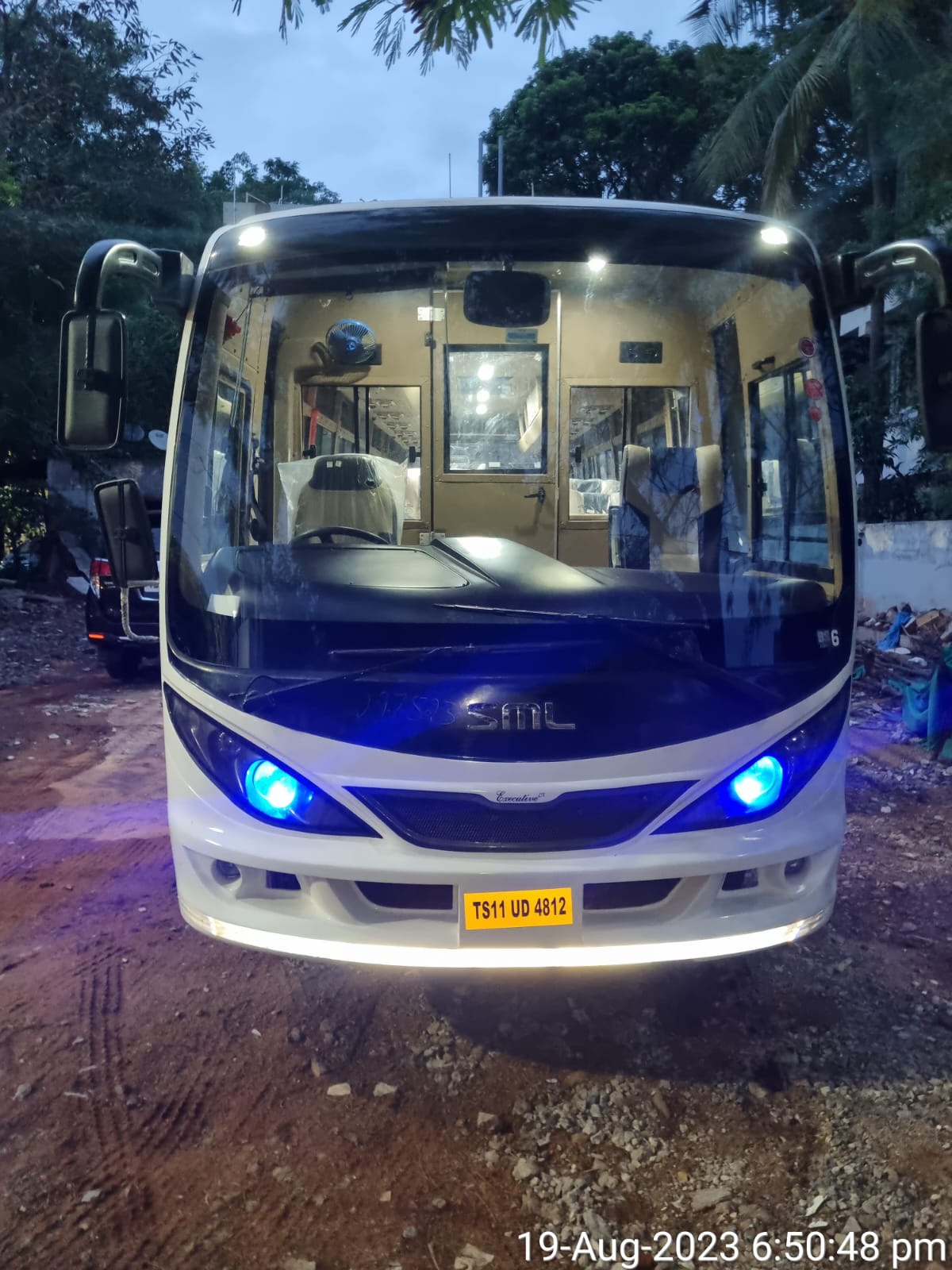 20 Seater Bus